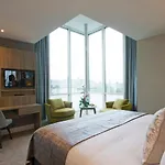 Gleesons Townhouse Booterstown ホテル