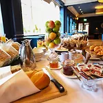 Gleesons Townhouse Booterstown ホテル