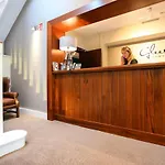 Gleesons Townhouse Booterstown ホテル 4*