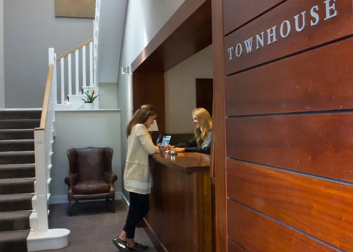 Gleesons Townhouse Booterstown Отель Дублин