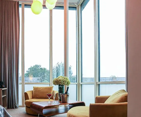 Отель Gleesons Townhouse Booterstown